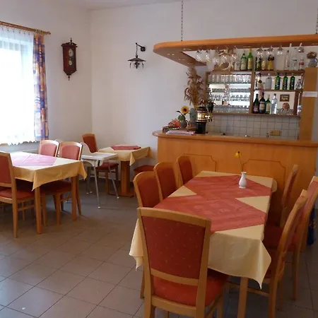 U Krumlova Guest house Srnin